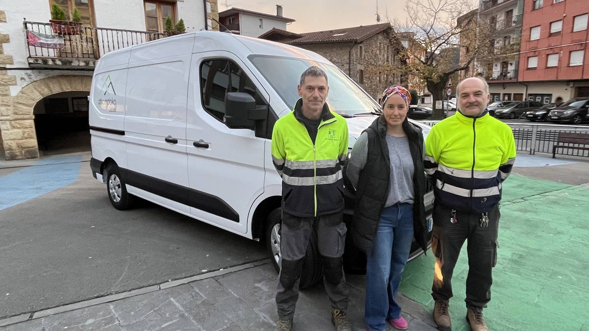 Atxondoko Udalak furgoneta elektrikoa erosi du