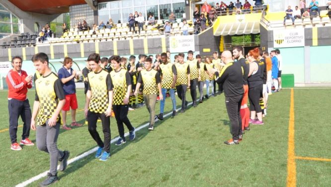 Ohorezko pasilloarekin omendu dituzte Elorrioko txapeldun gazteak