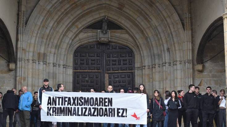 GKSk Vito Quilesen kontrako protesten harira Iruñean izandako atxiloketak salatu ditu Elorrion