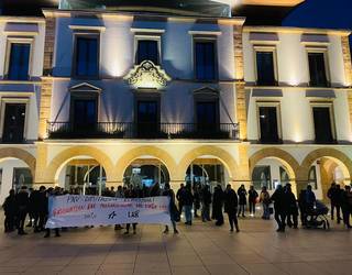 Zornotzako lan heriotza salatzeko elkarretaratzea egin dute