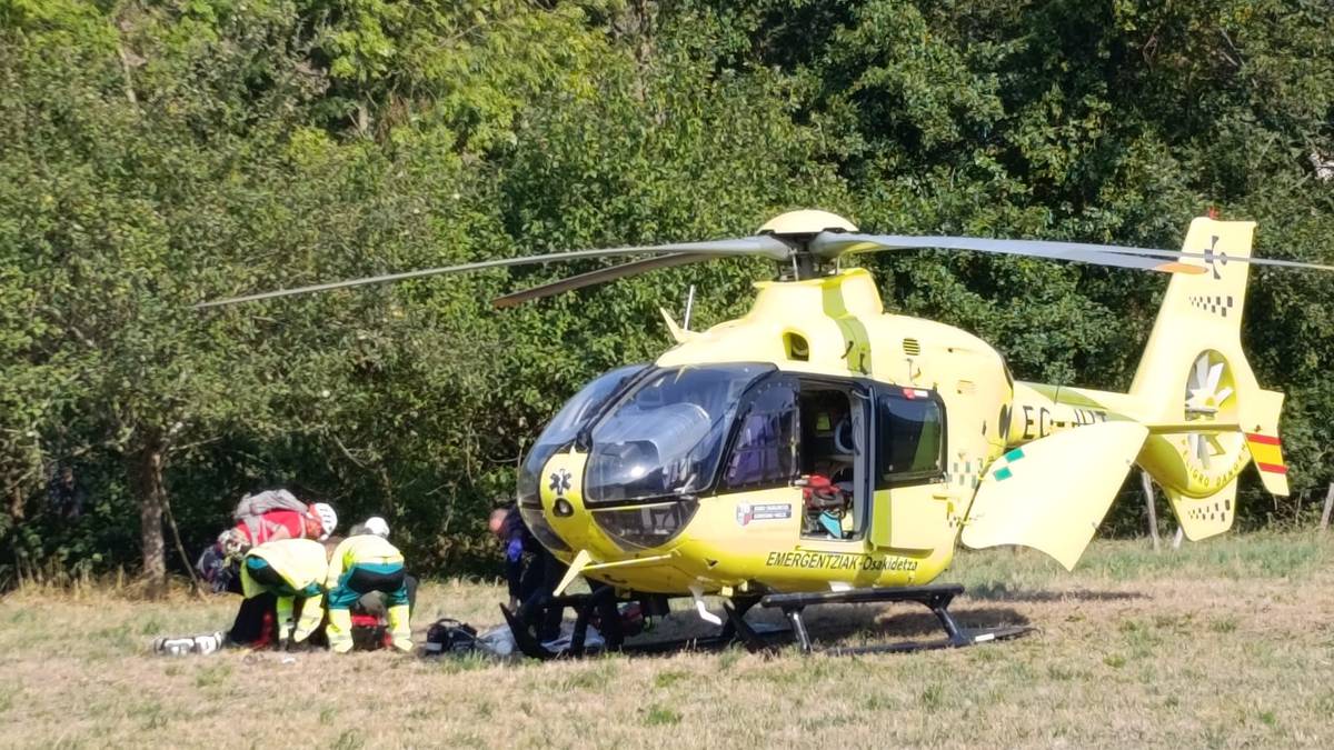 18 urteko mendizale bat 30 metroko altuera baterik erori da Anboton