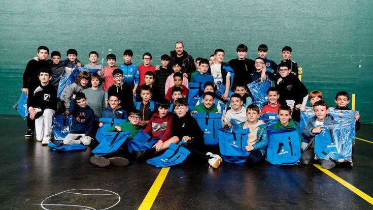[ARGAZKI GALERIA] Aitor Elordi gonbidatu sorpresa, umeen San Prudentzio txapelketako finaletan