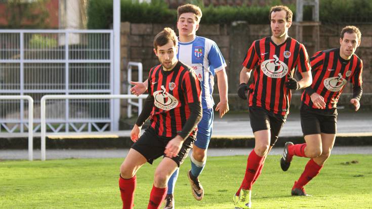 Asteburuko azken jardunaldian erabakiko da Iurretako eta Abadiño futbol taldeak mailaz igotzen diren ala ez