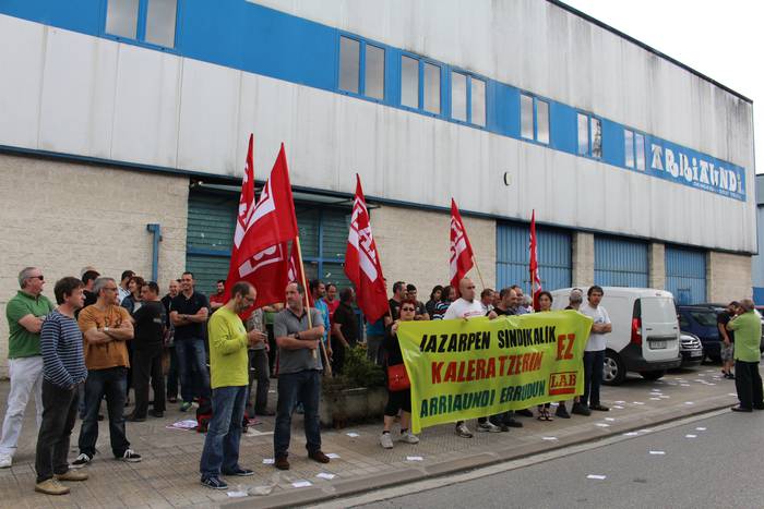 Arriaundi enpresan jazarpen sindikala salatu du LAB sindikatuak
