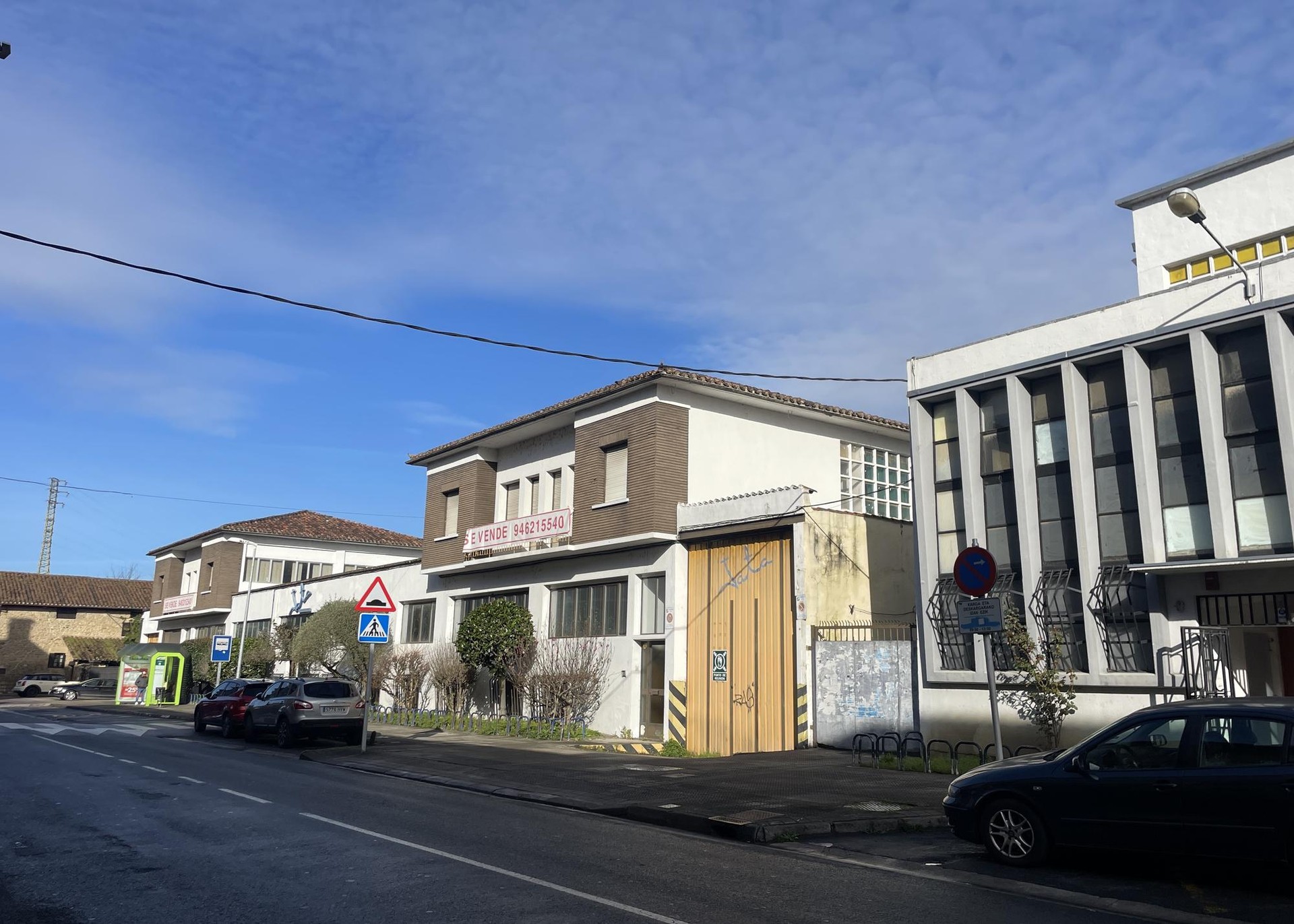 Jata ingurua bota eta etxebizitzak eraikitzeko lehen pausoa