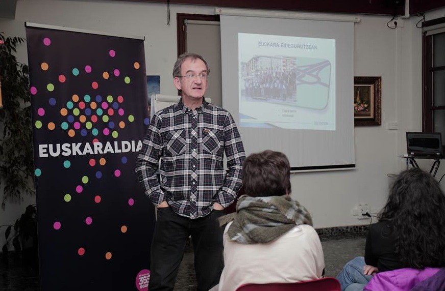 Kike Amonarrizen berbetan, euskararen alde “erabaki estrategikoak hartzeko momentua” da oraingo hau