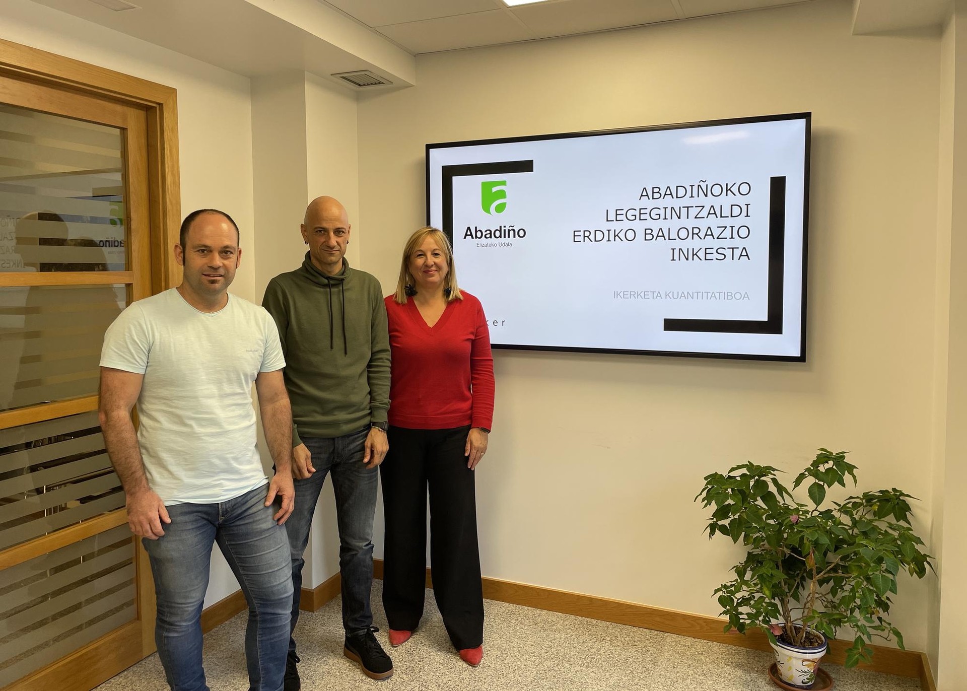 Etxebizitza eta aparkaleku falta abadiñarren kezka nagusiak