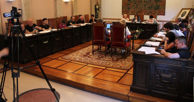 Durangoko tren estazioan komunak ipintzea eta kaleetan argiztapen arazoak konpontzea eskatuko dute