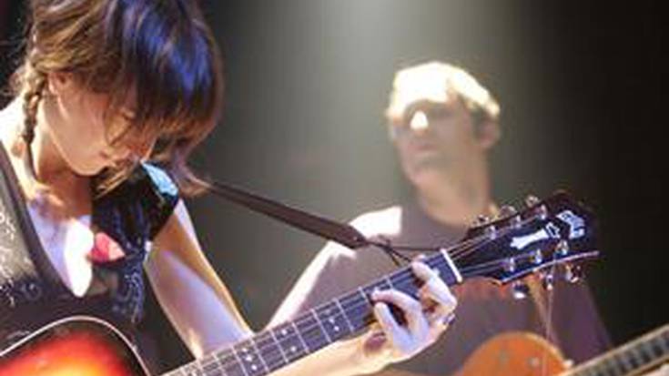 Christina Rosenvinge eta Tulsa gaur Plateruenean
