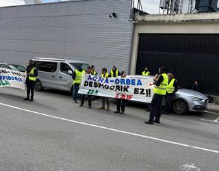 Acha-Orbeako beharginek hitzarmen berri baterako bidea hasi dute enpresagaz