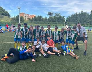 Abadiñoko umeak irabazle Galdakaoko futbol txapelketan
