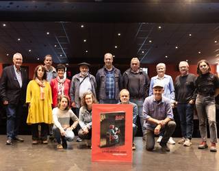 Astola aldizkariaren 19. alea kalean da