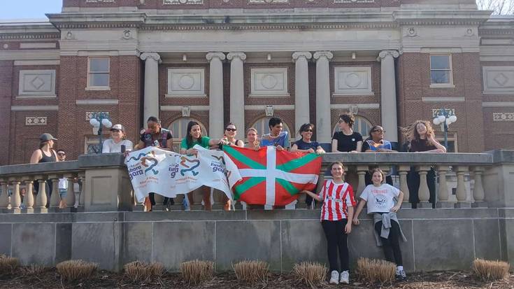 [ARGAZKI GALERIA] Urbana Champaingen ere euskararen alde