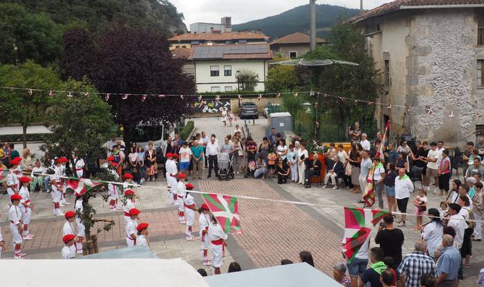 [EGITARAUA] Xiberoots eta Dupla taldeek kontzertua eskainiko dute Mañariko Andra Mari jaietan