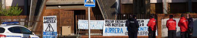 Salesen komentu okupatua itxi du Ertzaintzak