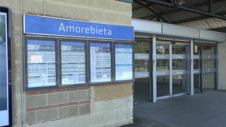 Segurtasun zaindari bat jipoitu dute Zornotzako tren geralekuan, CCOOk salatu duenez