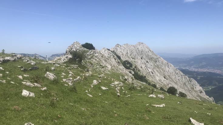 Mendizale batek min hartu du Alluitzen eta Gurutzetako ospitalera eraman dute