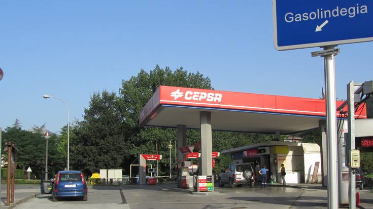 Gasolindegia itxi egingo dute, urte luzez zerbitzua eman ostean