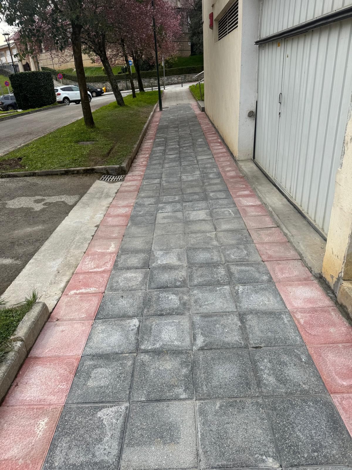Espaloiak konpondu dituzte Berrizko hainbat gunetan