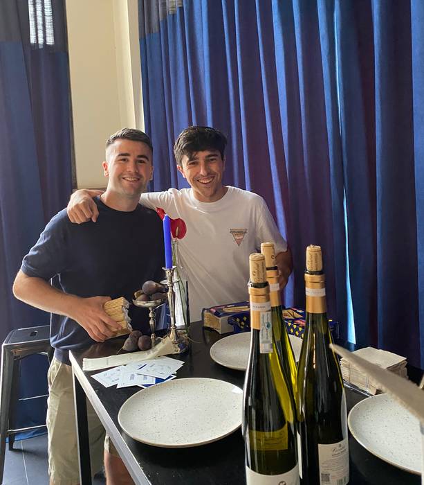 "Bioi gustatzen zaigu ondo jatea eta horrek sukaldaritzagazko zaletasuna piztu digu"