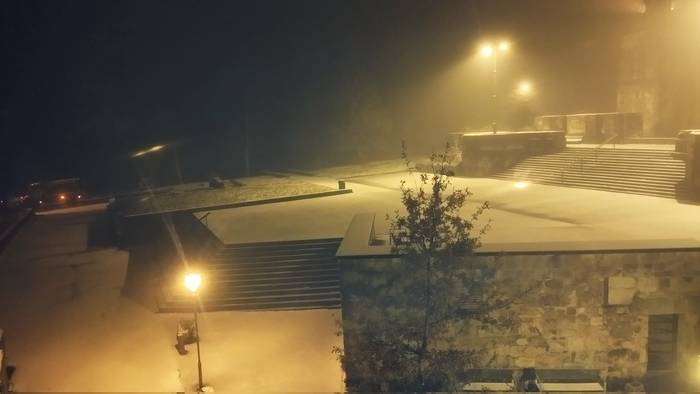 Soineko zuria jantzita iratzartu da Urkiola