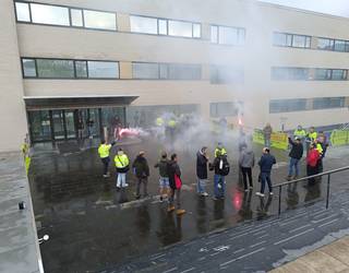 Hirugarren astez greban jarraitzen dute CAF Turnkey enpresan