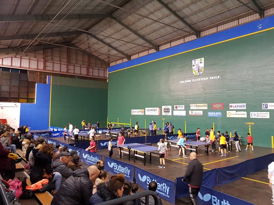 Abadiñon kadete mailara arteko mahai-tenis txapelketa jokatuko dute zapatuan