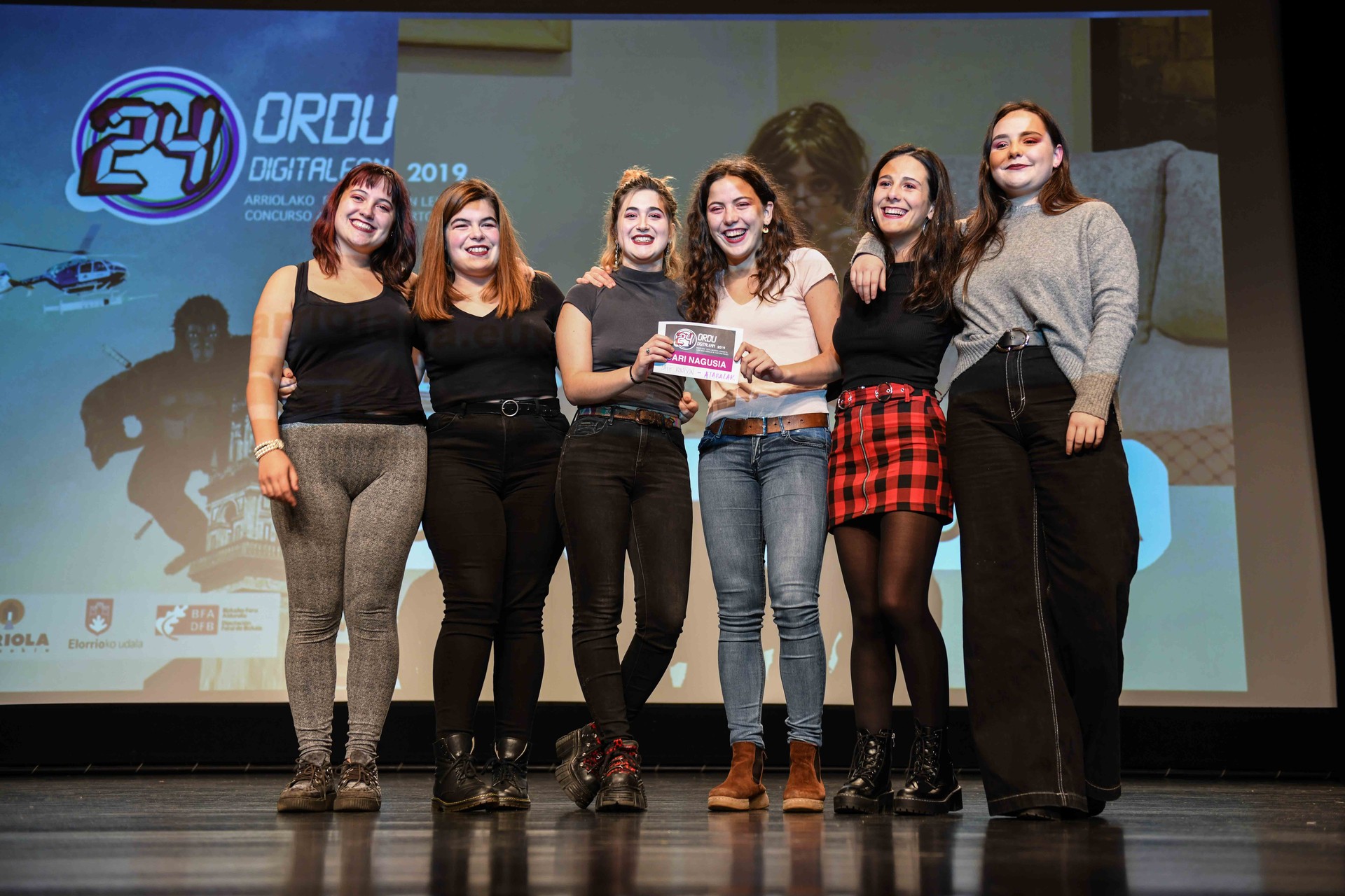 [BIDEOAK + ARGAZKI GALERIA] Atabalak taldearen 'Laif Koutxin'-ek irabazi du 2019ko 24 Ordu Digitalean