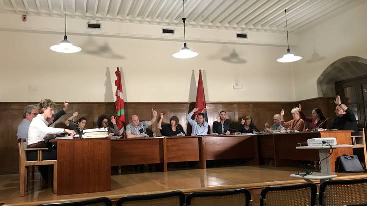 Espetxeratuta dauden kataluniar politikarien askatasuna eskatu dute Elorrioko Udaleko zinegotziek