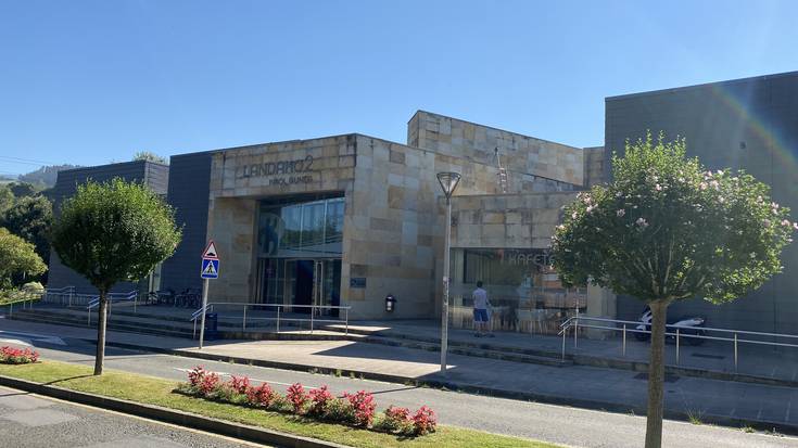 Landakoko igerilekuak aldagela mistoa berreskuratuko du