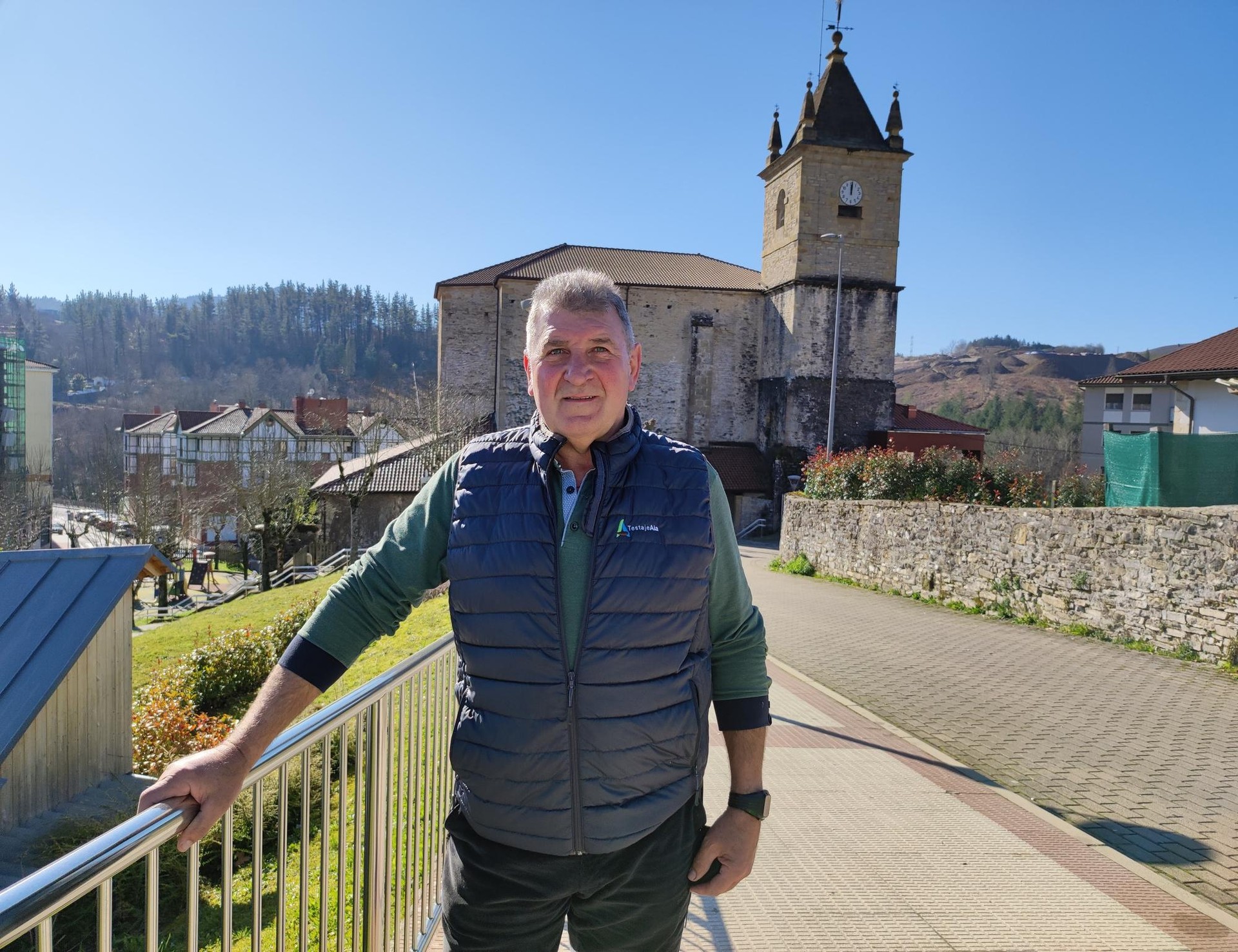 Juan Luis Irazola: "Ebakuntza ondo irten da eta, beharbada, egun bat edo bi barru etxera joan ahalko dut"