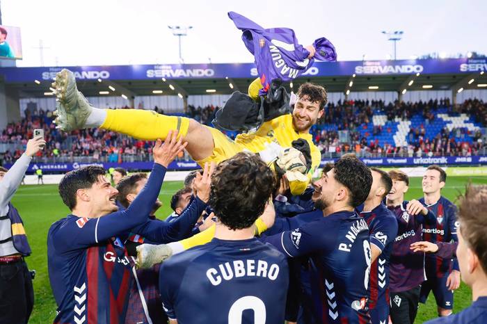 Jon Mikel Magunagoitia atezain zornotzarrak kontratua berritu du Eibarrekin