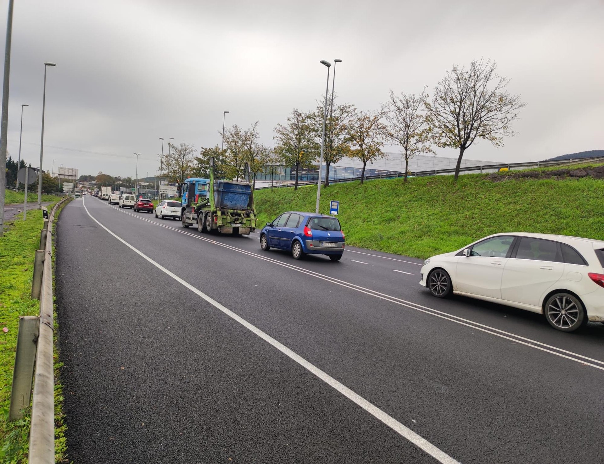 Auto ilarak Iurretan, N-634 errepidean, auto biren arteko istripua dela eta