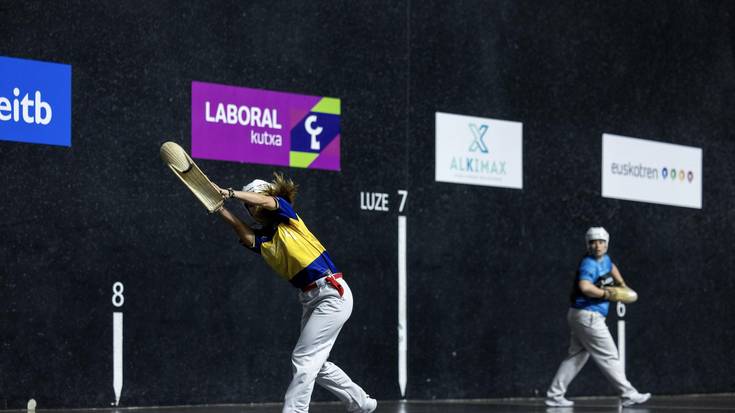 Arakistain-Goikoetxea eta Mugartegi-Watkins bikoteak finalerdietarako sailkatu dira Durangon