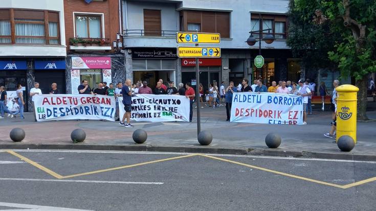 Aldetu enpresako langileek elkarretaratzea egin dute Zornotzan
