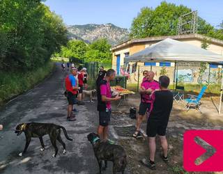 [ARGAZKI GALERIA] Urteroko hitzorduari eutsi eta Tabirako mendi martxa egin dute, beroari aurre eginda