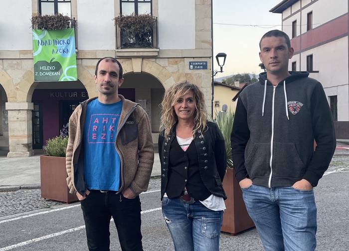 "Jendea erosketak egitera dator Abadiñoko Azokara"