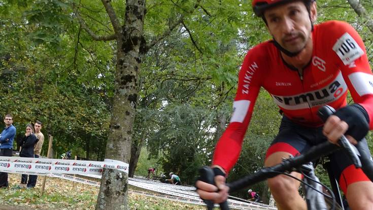 Aitor Hernandezek eta Lukene Trujillanok irabazi dute Elorrioko ziklo krosa