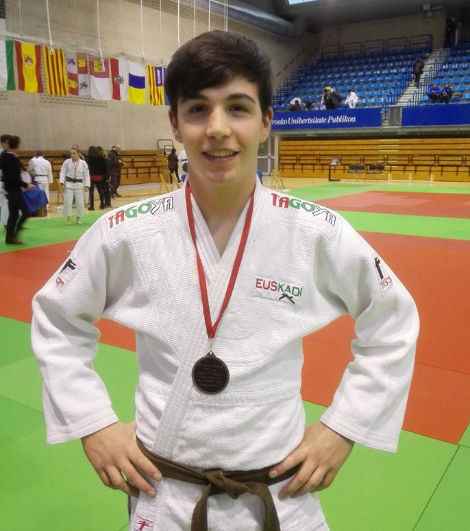 Eneko Carballo zilarrezko dominagaz itzuli da Iruñeko txapelketatik