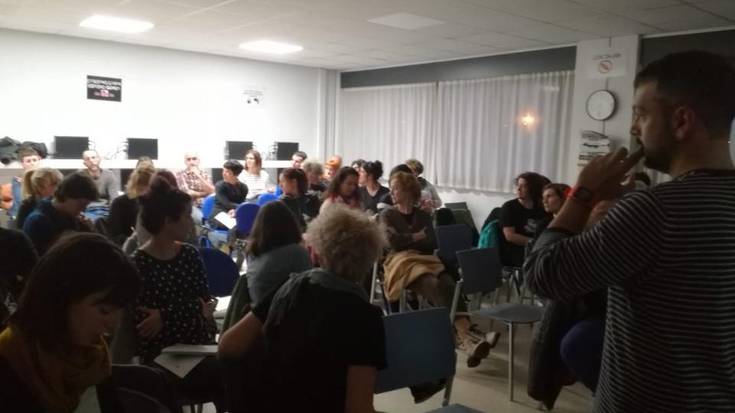 [ARGAZKI GALERIA] Elikadura jardunaldien lehenengo saioa egin du Berton Bertokoak Zabalarra eskolan