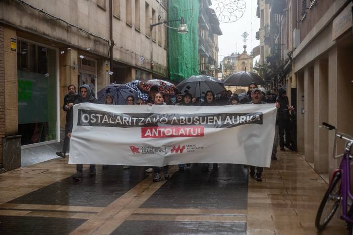 Laneko Autodefentsa Sareko kideek "ostalaritzako abusuak" salatu dituzte