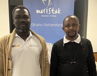 "Ikasleak erdigunean ipintzen dituen hezkuntza eredu batera pasatu gura dugu"