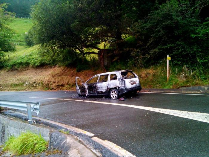 Auto batek su hartu du Mallabian