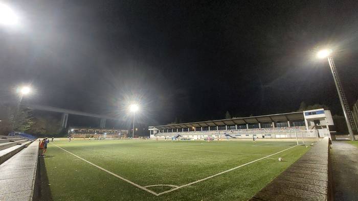 Tabirako futbol zelai handiko argiztapen-sistema aldatu dute