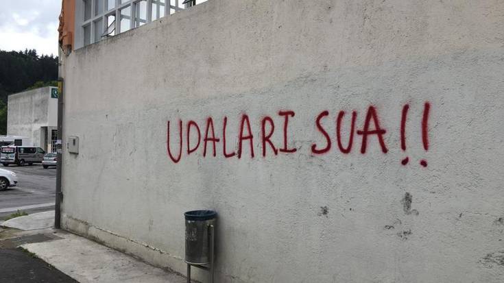 Herrian agertutako pintadak "gogor gaitzetsi" ditu Abadiñoko Udalak