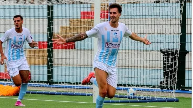 "Kalean 'Bomber' esaten didate; oso maitatua sentitzen naiz"