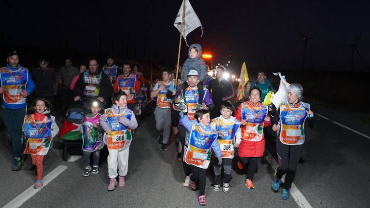 [ARGAZKI GALERIA]: Durangaldeko herritar ugarik Korrikagaz bat egin dute asteburuan