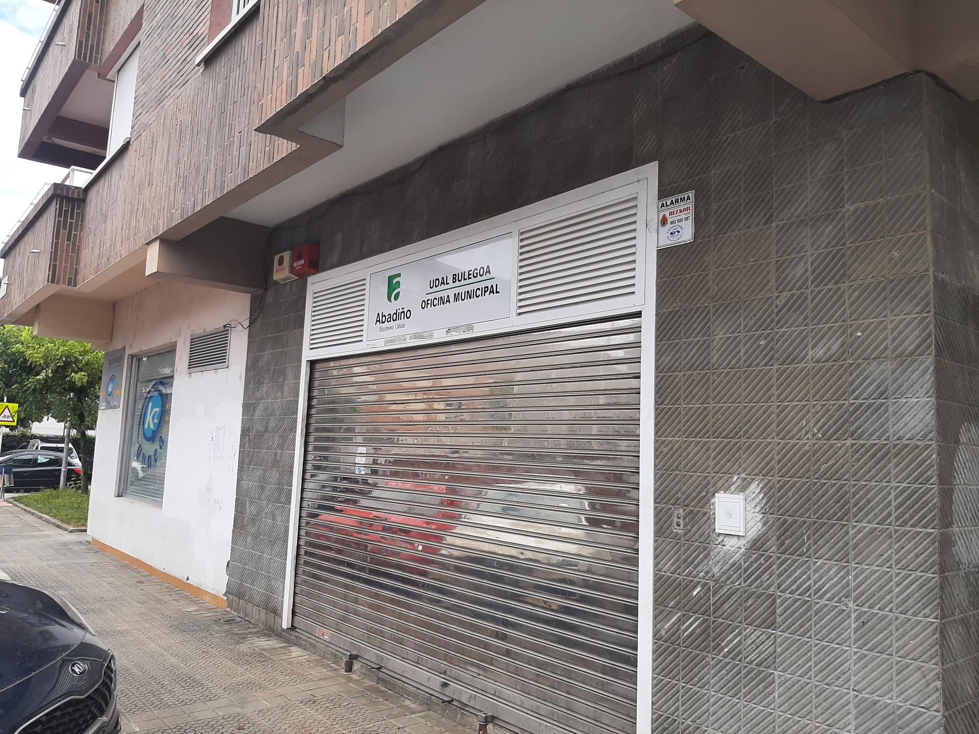 Traña-Matienako udal bulegoa hainbat egunez itxita dagoela salatu du Abadiñoko EH Bilduk
