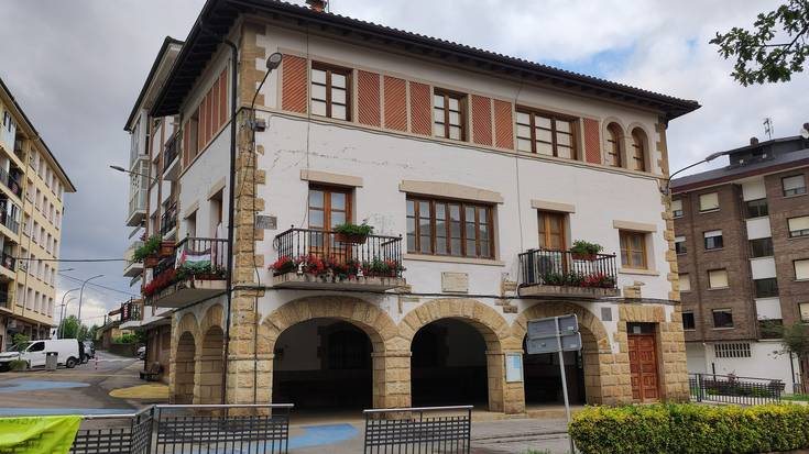 Frontoiko aldagela berriak egitea da inbertsio bat Atxondoko Udalak 2026ra begira onartutako aurrekontuetan