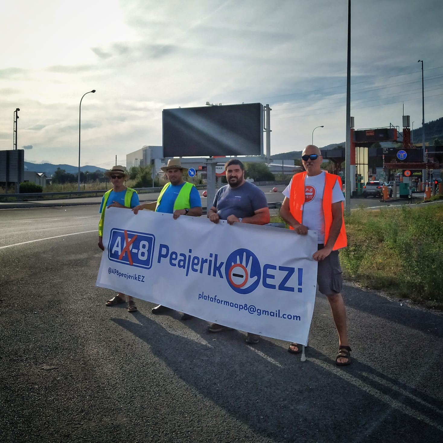 Bi elkarretaratze deitu ditu AP-8 Peajerik Ez plataformak uztailerako